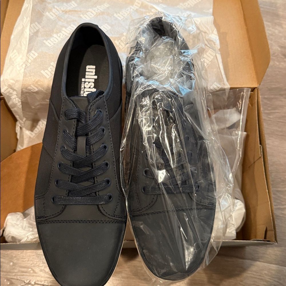 🎉1 hr sale 🎉Men’s sneakers 👟